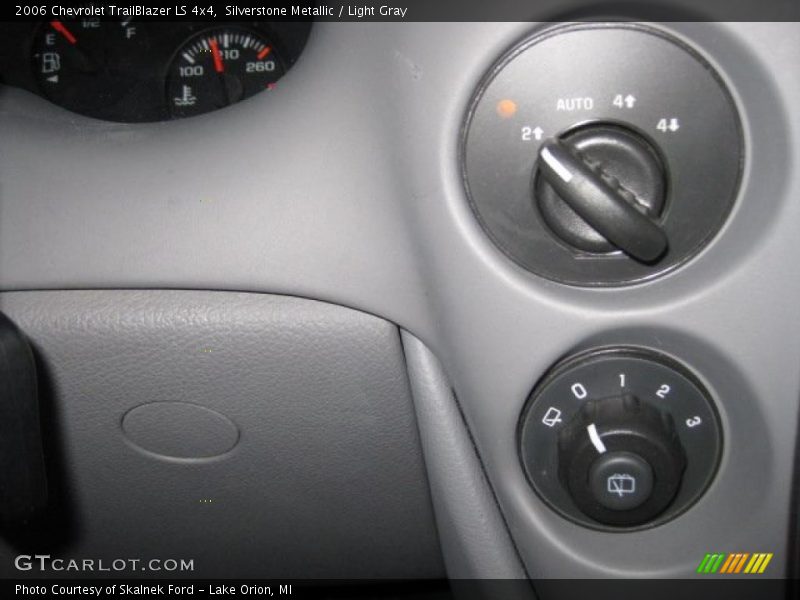 Silverstone Metallic / Light Gray 2006 Chevrolet TrailBlazer LS 4x4