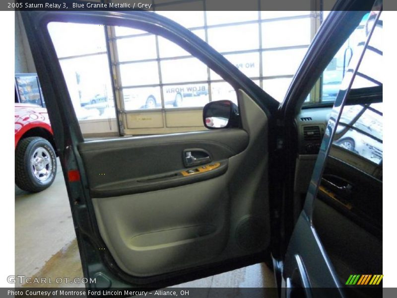 Blue Granite Metallic / Grey 2005 Saturn Relay 3