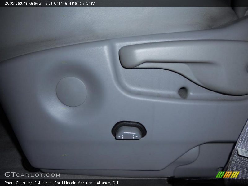 Blue Granite Metallic / Grey 2005 Saturn Relay 3