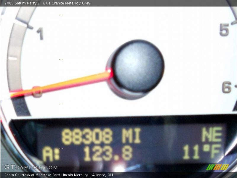 Blue Granite Metallic / Grey 2005 Saturn Relay 3