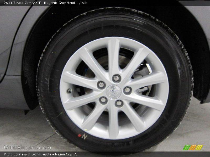 Magnetic Gray Metallic / Ash 2011 Toyota Camry XLE