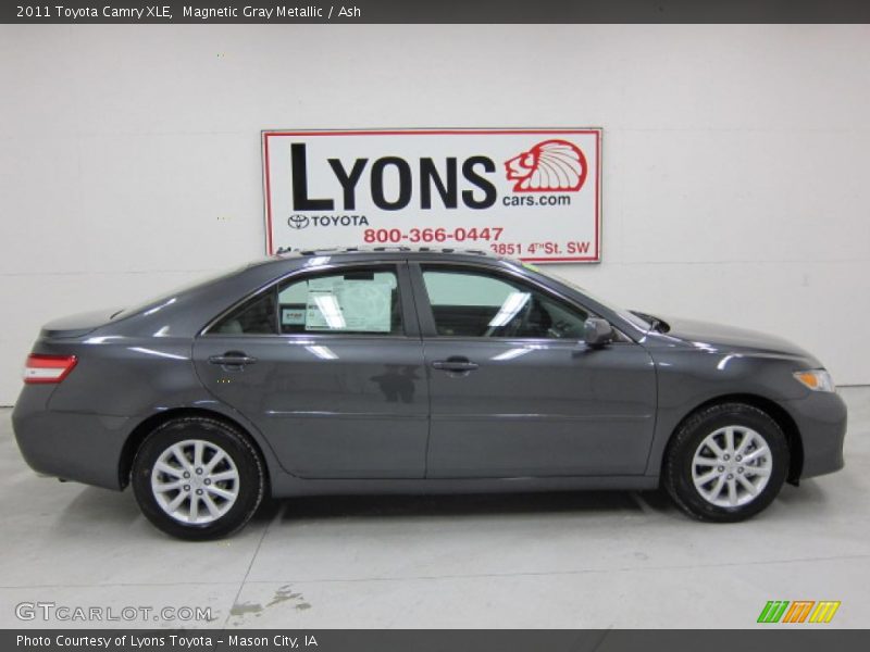 Magnetic Gray Metallic / Ash 2011 Toyota Camry XLE