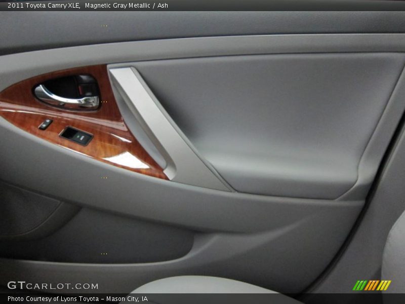 Magnetic Gray Metallic / Ash 2011 Toyota Camry XLE