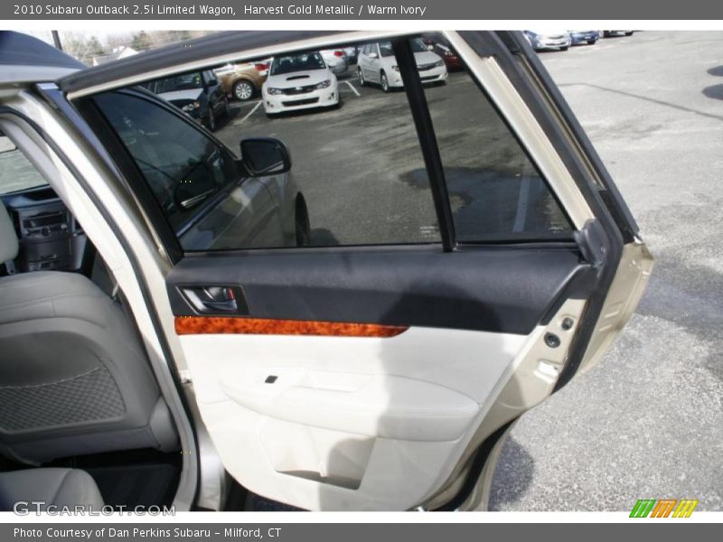 Harvest Gold Metallic / Warm Ivory 2010 Subaru Outback 2.5i Limited Wagon