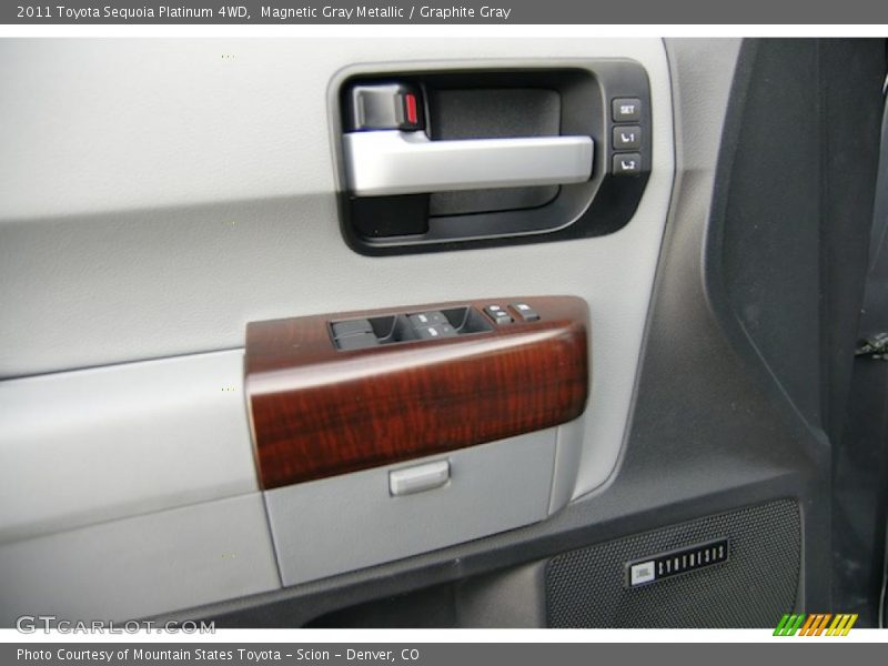 Magnetic Gray Metallic / Graphite Gray 2011 Toyota Sequoia Platinum 4WD