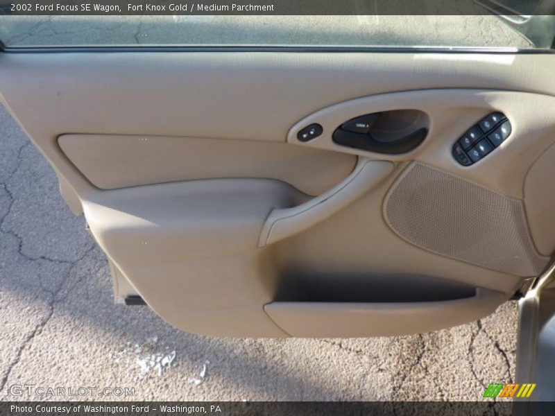 Fort Knox Gold / Medium Parchment 2002 Ford Focus SE Wagon
