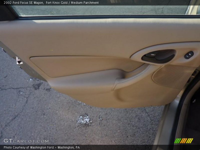 Fort Knox Gold / Medium Parchment 2002 Ford Focus SE Wagon