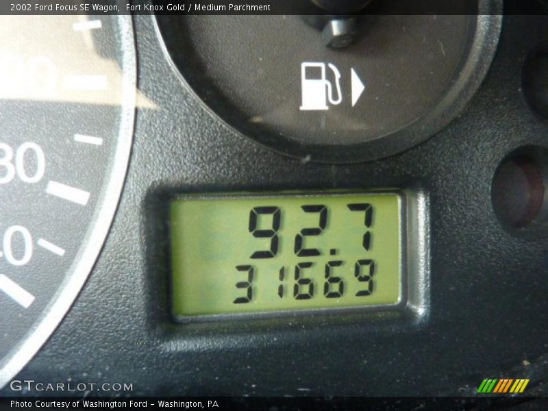 Fort Knox Gold / Medium Parchment 2002 Ford Focus SE Wagon