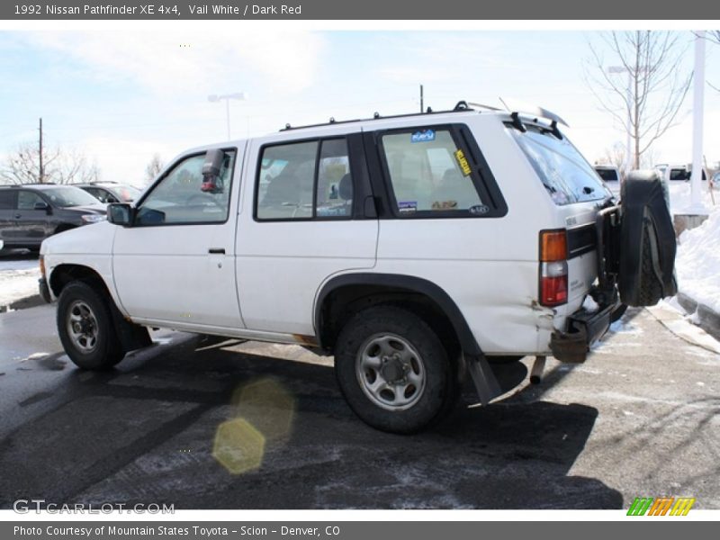 Vail White / Dark Red 1992 Nissan Pathfinder XE 4x4