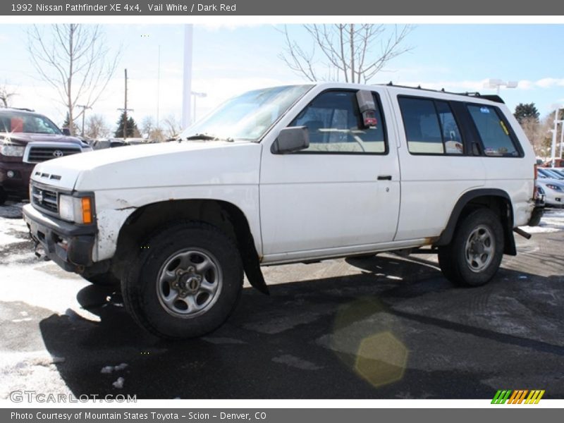 Vail White / Dark Red 1992 Nissan Pathfinder XE 4x4