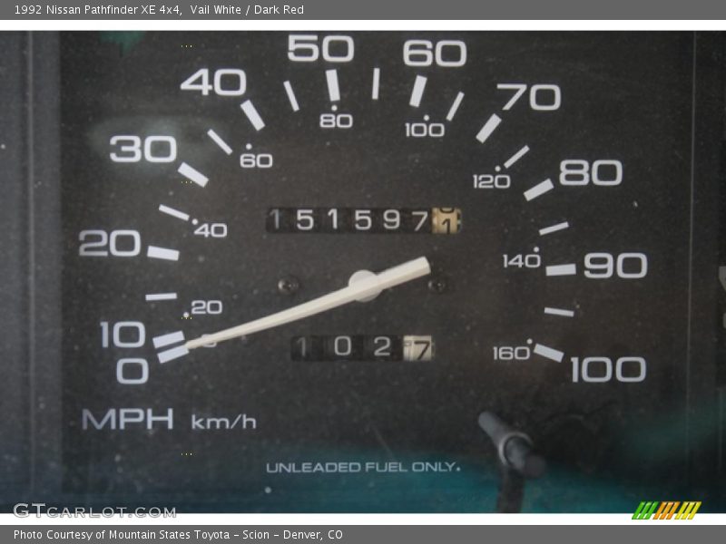 Vail White / Dark Red 1992 Nissan Pathfinder XE 4x4