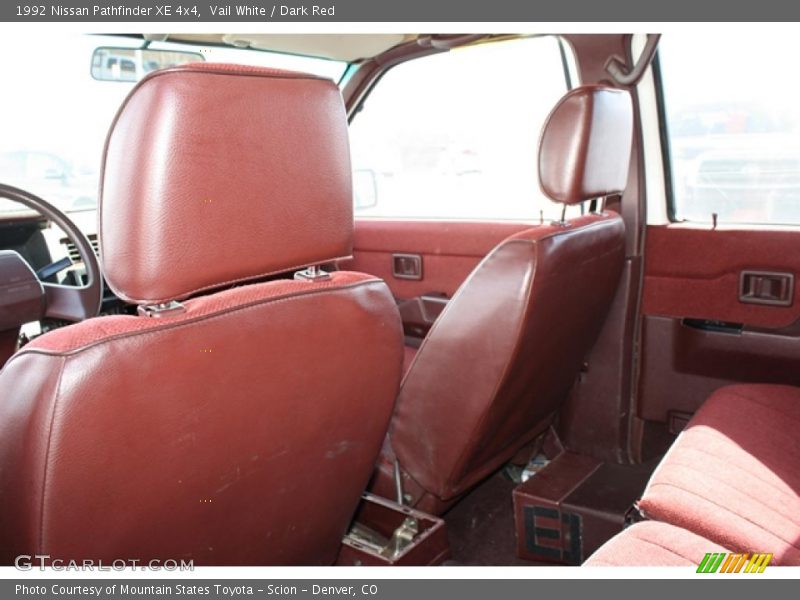 Vail White / Dark Red 1992 Nissan Pathfinder XE 4x4
