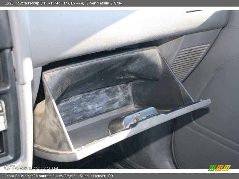 Silver Metallic / Gray 1993 Toyota Pickup Deluxe Regular Cab 4x4