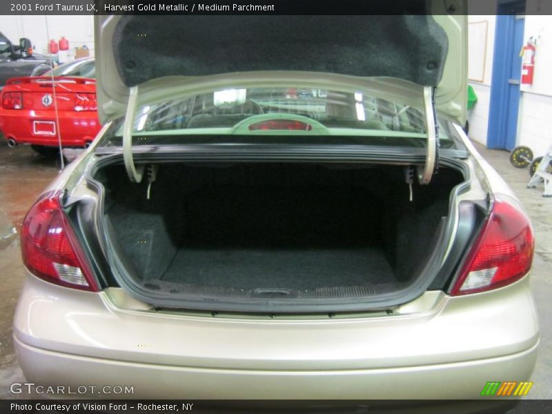 Harvest Gold Metallic / Medium Parchment 2001 Ford Taurus LX