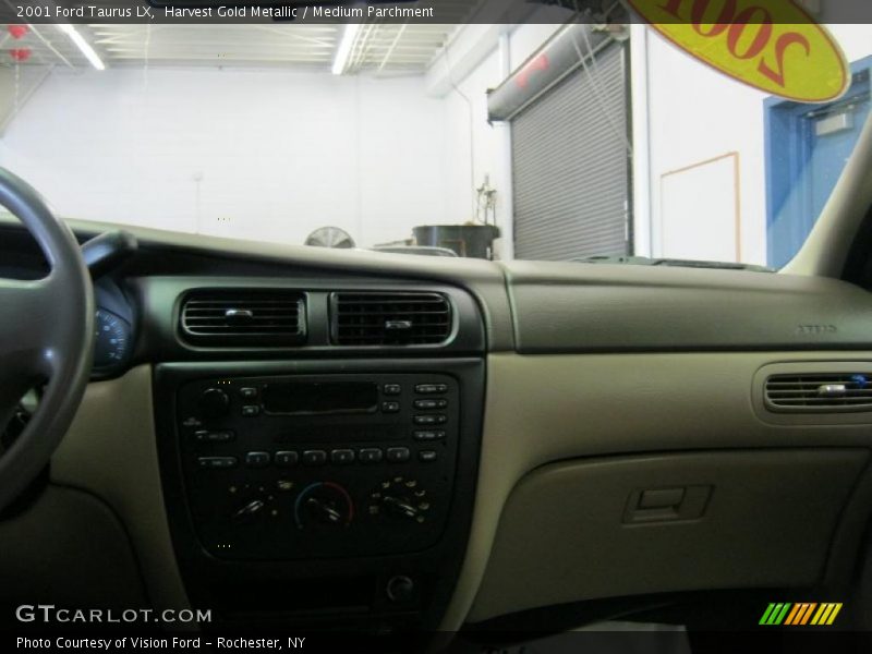 Harvest Gold Metallic / Medium Parchment 2001 Ford Taurus LX