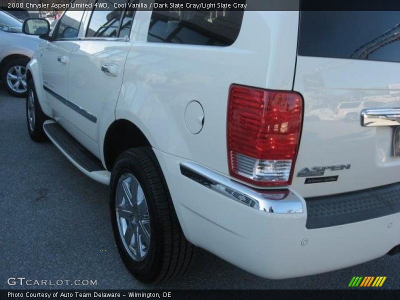 Cool Vanilla / Dark Slate Gray/Light Slate Gray 2008 Chrysler Aspen Limited 4WD