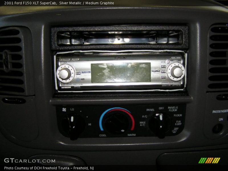 Silver Metallic / Medium Graphite 2001 Ford F150 XLT SuperCab