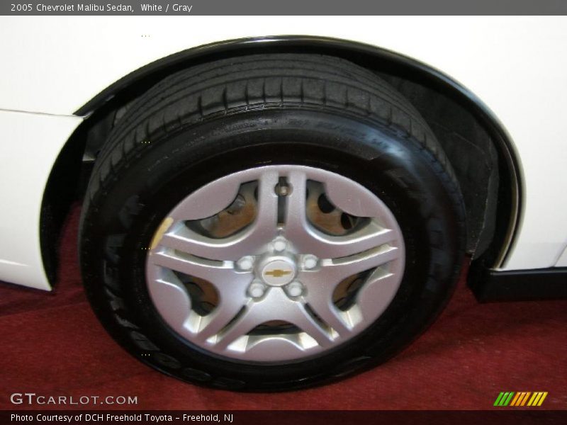 White / Gray 2005 Chevrolet Malibu Sedan