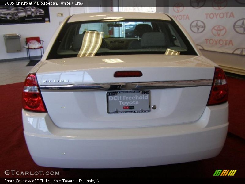 White / Gray 2005 Chevrolet Malibu Sedan