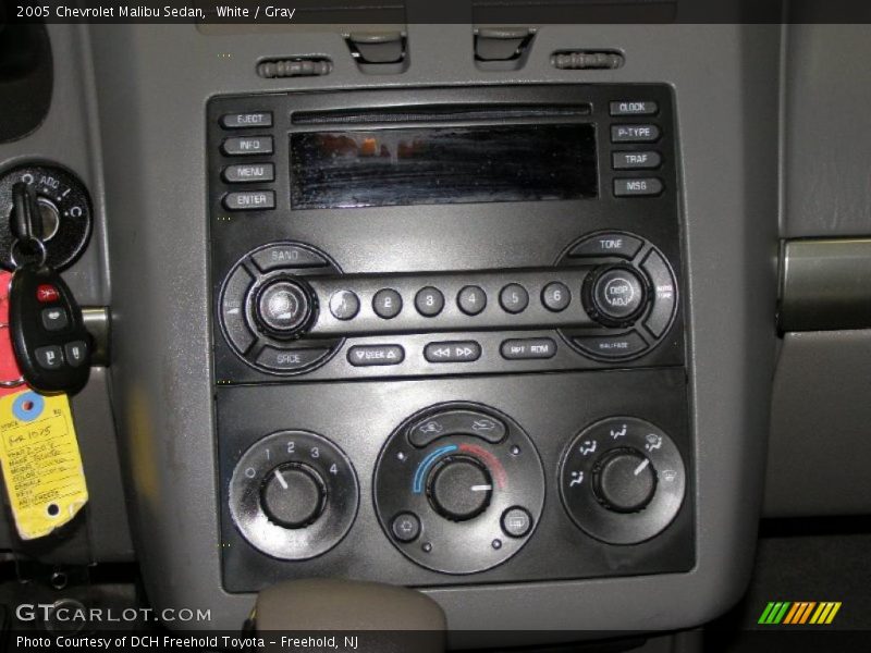 White / Gray 2005 Chevrolet Malibu Sedan