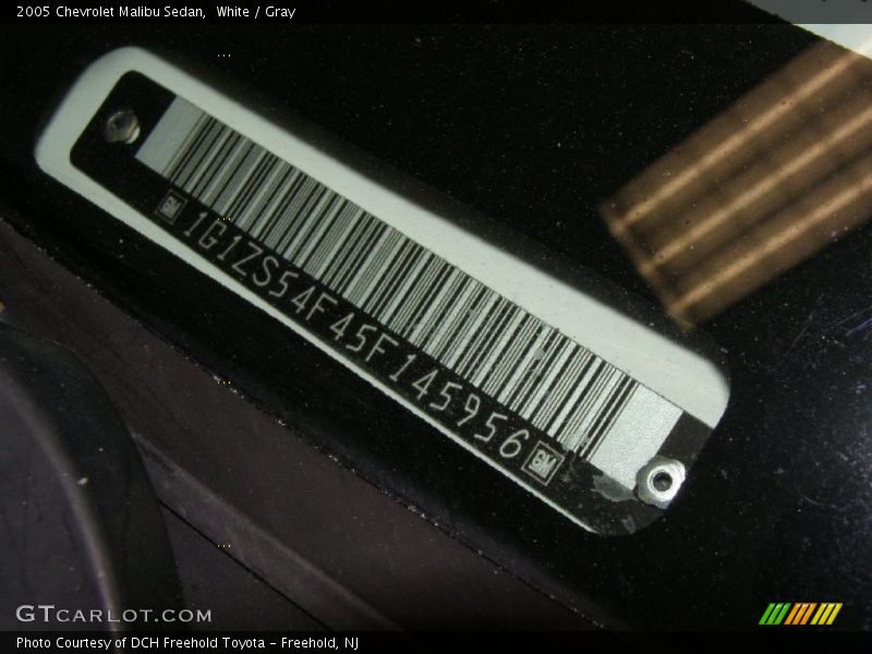 White / Gray 2005 Chevrolet Malibu Sedan