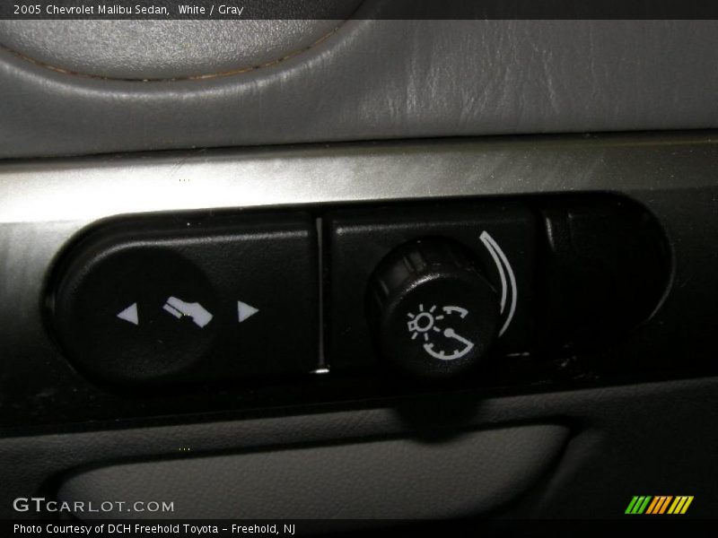 White / Gray 2005 Chevrolet Malibu Sedan