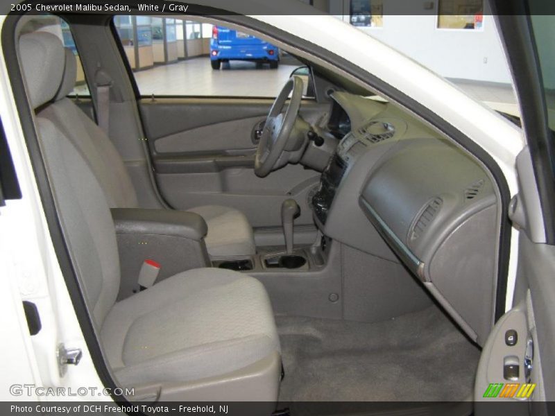 White / Gray 2005 Chevrolet Malibu Sedan