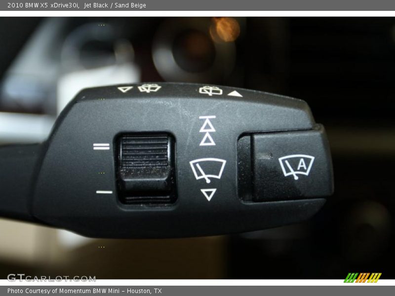 Jet Black / Sand Beige 2010 BMW X5 xDrive30i