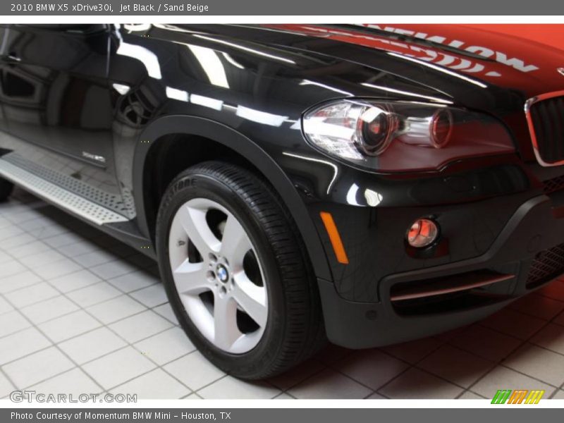 Jet Black / Sand Beige 2010 BMW X5 xDrive30i