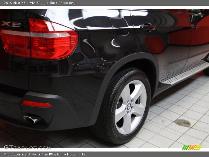Jet Black / Sand Beige 2010 BMW X5 xDrive30i