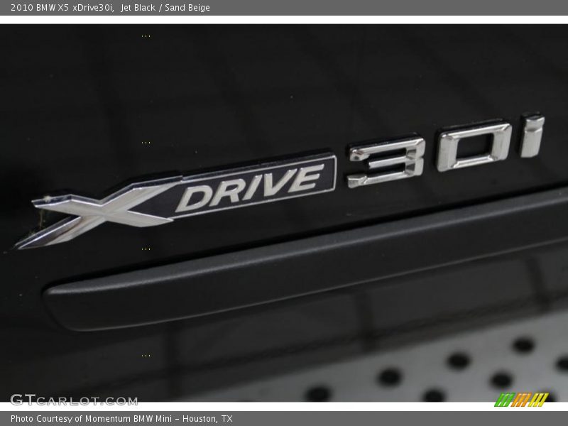 Jet Black / Sand Beige 2010 BMW X5 xDrive30i