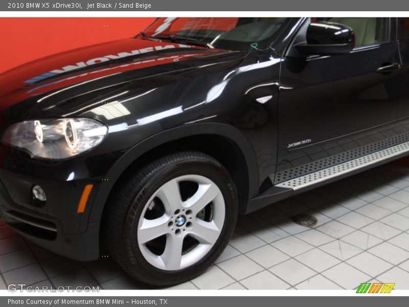 Jet Black / Sand Beige 2010 BMW X5 xDrive30i