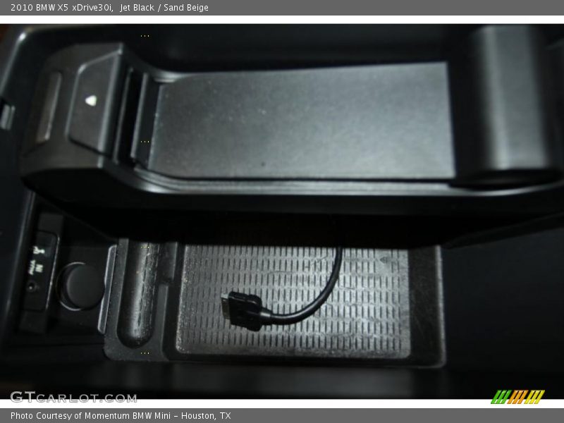 Jet Black / Sand Beige 2010 BMW X5 xDrive30i