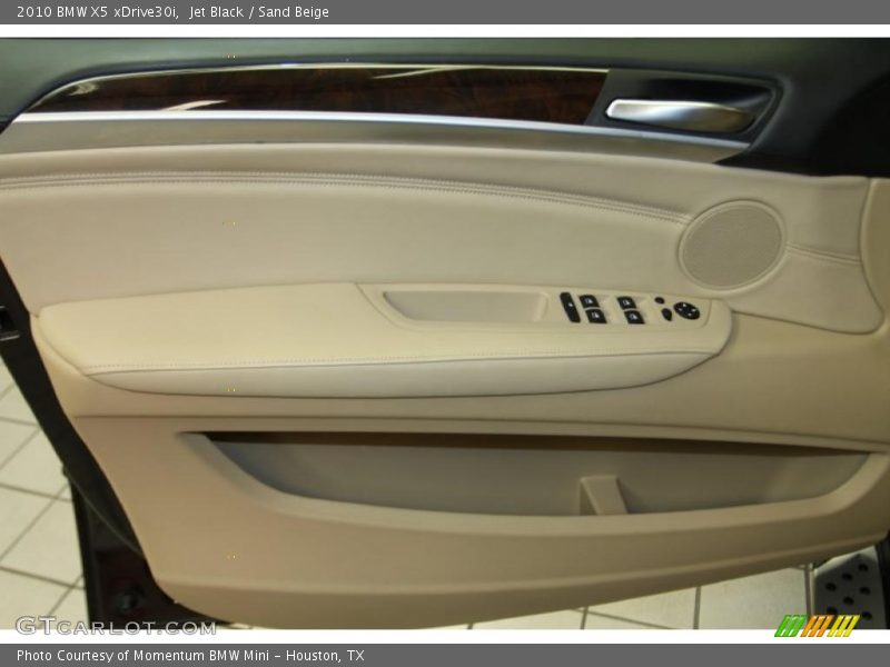 Jet Black / Sand Beige 2010 BMW X5 xDrive30i