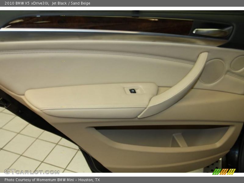 Jet Black / Sand Beige 2010 BMW X5 xDrive30i