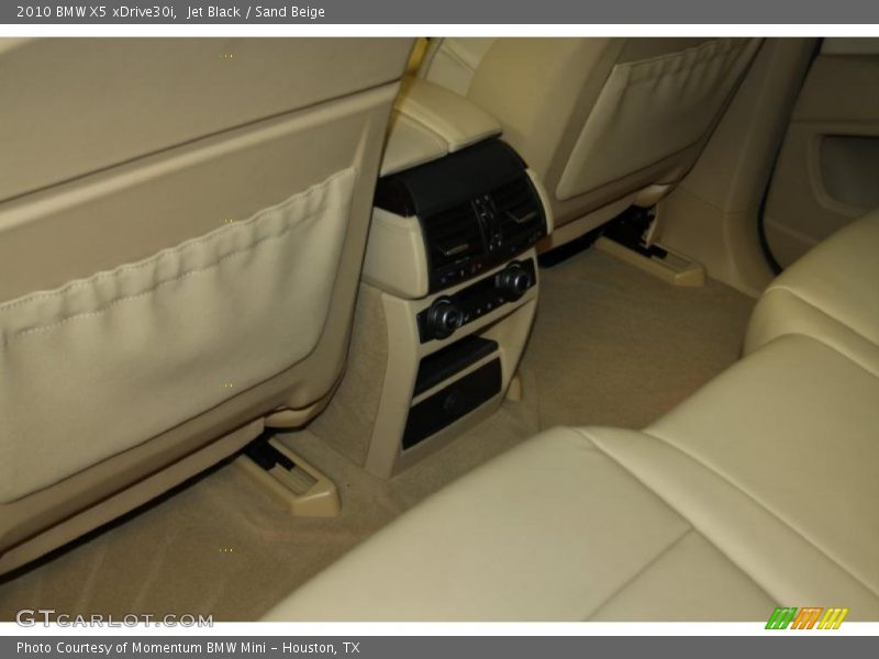 Jet Black / Sand Beige 2010 BMW X5 xDrive30i