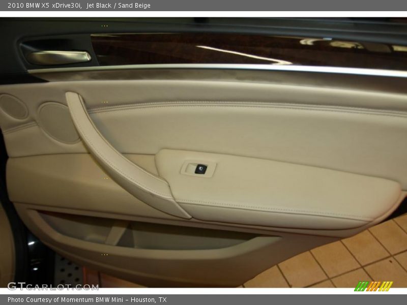 Jet Black / Sand Beige 2010 BMW X5 xDrive30i