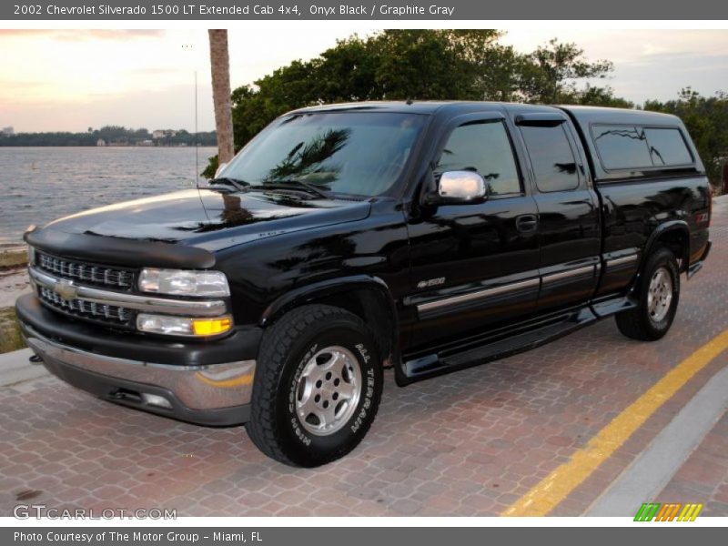 Onyx Black / Graphite Gray 2002 Chevrolet Silverado 1500 LT Extended Cab 4x4