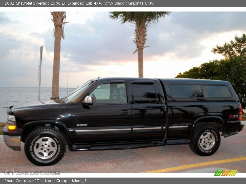 Onyx Black / Graphite Gray 2002 Chevrolet Silverado 1500 LT Extended Cab 4x4