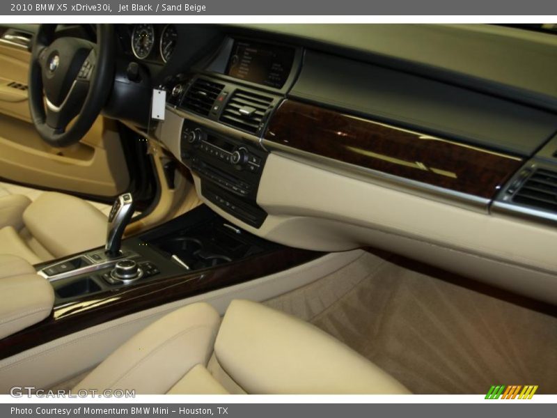 Jet Black / Sand Beige 2010 BMW X5 xDrive30i