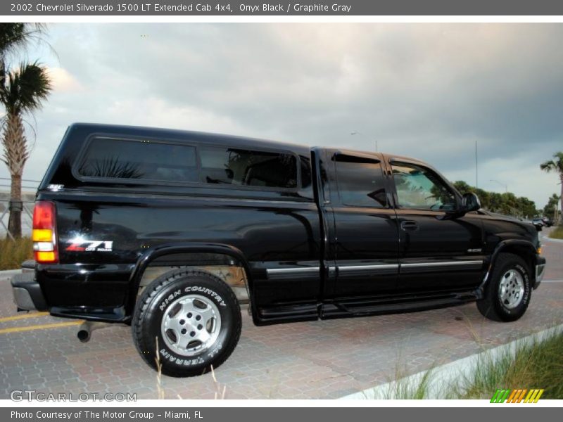 Onyx Black / Graphite Gray 2002 Chevrolet Silverado 1500 LT Extended Cab 4x4