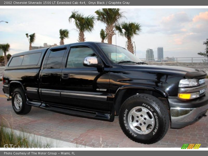 Onyx Black / Graphite Gray 2002 Chevrolet Silverado 1500 LT Extended Cab 4x4