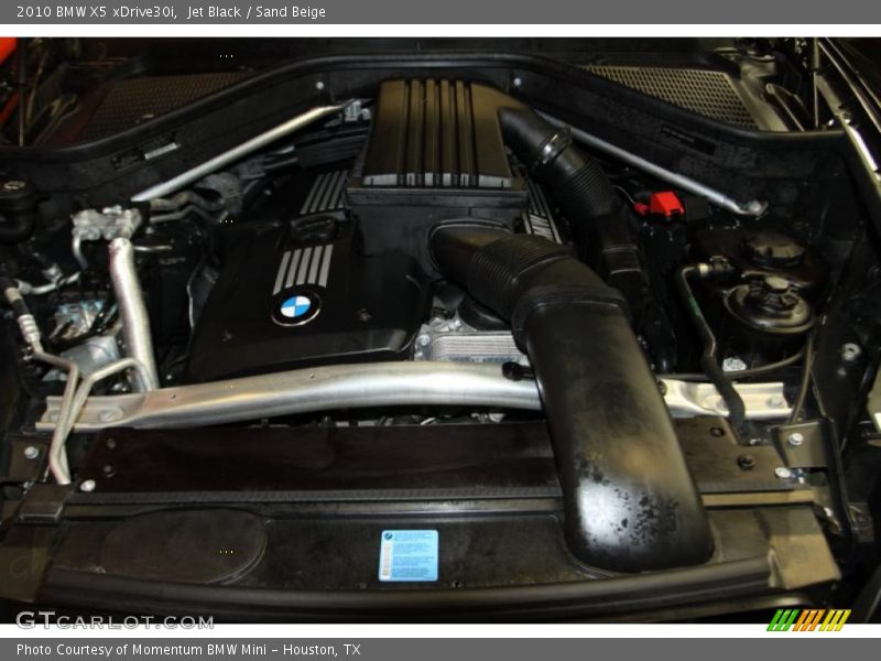 Jet Black / Sand Beige 2010 BMW X5 xDrive30i