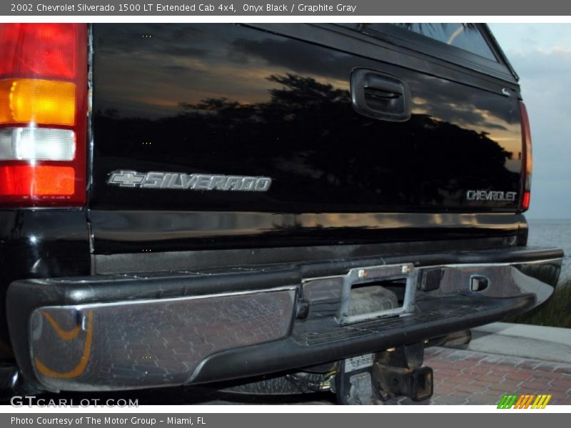 Onyx Black / Graphite Gray 2002 Chevrolet Silverado 1500 LT Extended Cab 4x4
