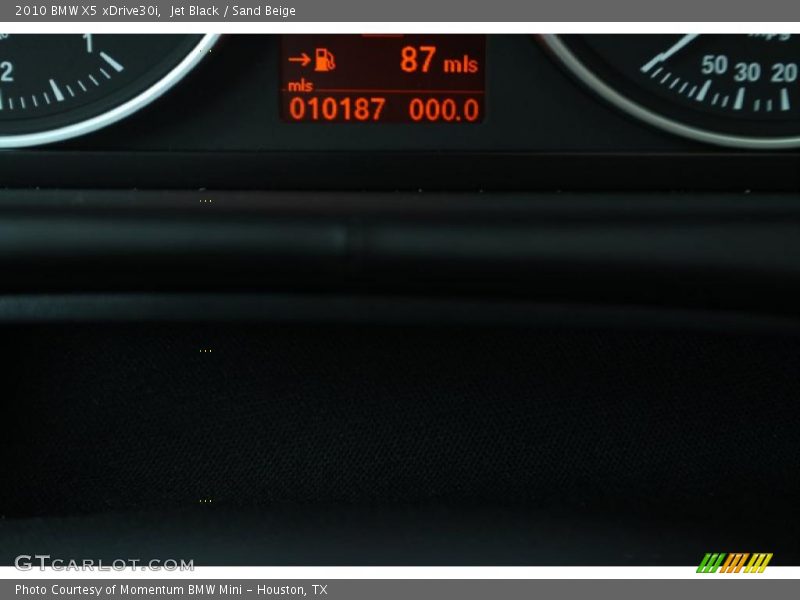Jet Black / Sand Beige 2010 BMW X5 xDrive30i