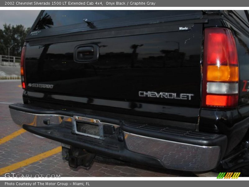 Onyx Black / Graphite Gray 2002 Chevrolet Silverado 1500 LT Extended Cab 4x4