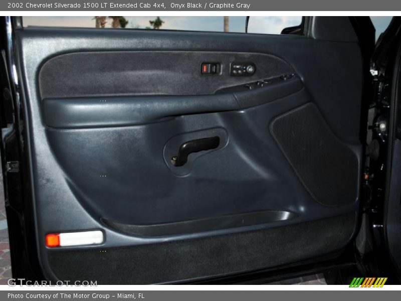 Onyx Black / Graphite Gray 2002 Chevrolet Silverado 1500 LT Extended Cab 4x4