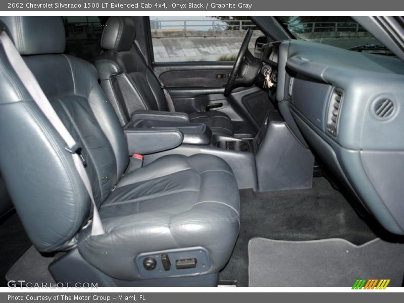 Onyx Black / Graphite Gray 2002 Chevrolet Silverado 1500 LT Extended Cab 4x4
