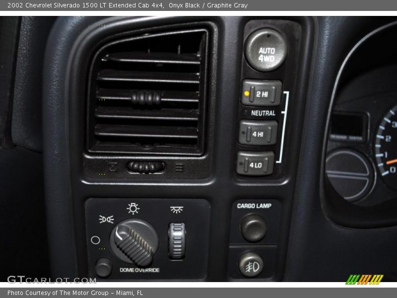 Onyx Black / Graphite Gray 2002 Chevrolet Silverado 1500 LT Extended Cab 4x4