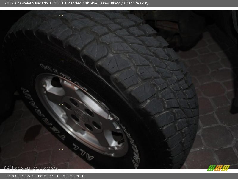 Onyx Black / Graphite Gray 2002 Chevrolet Silverado 1500 LT Extended Cab 4x4